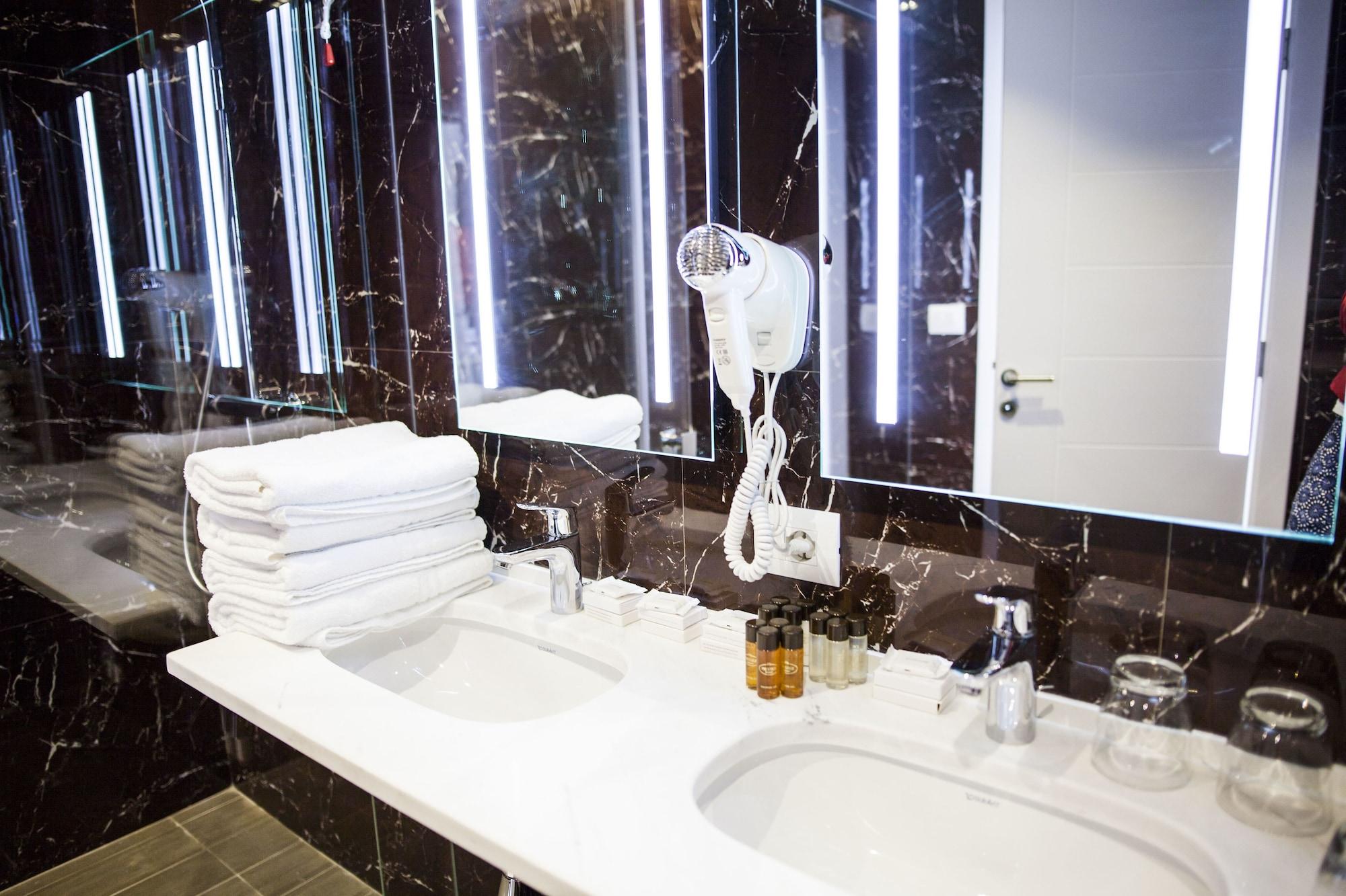 Prestige Resort Durres Qerret Bagian luar foto