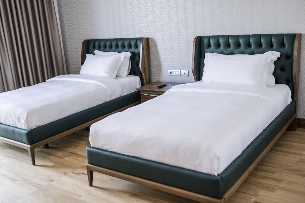 Prestige Resort Durres Qerret Bagian luar foto
