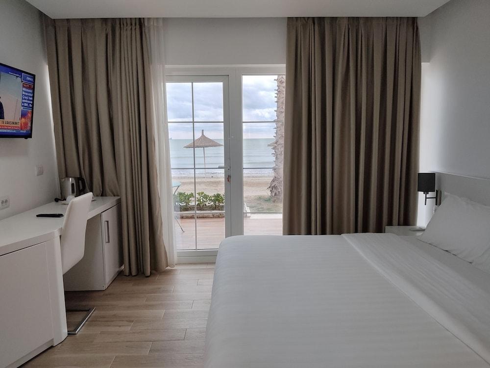 Prestige Resort Durres Qerret Bagian luar foto