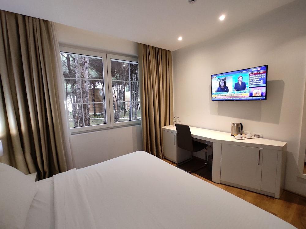 Prestige Resort Durres Qerret Bagian luar foto