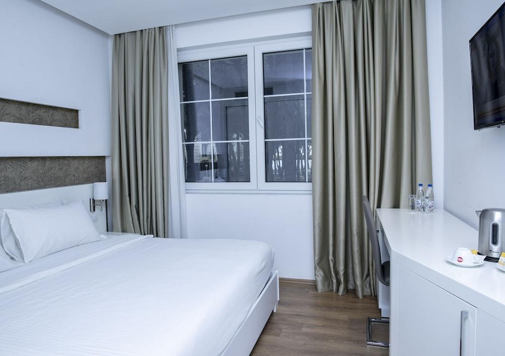 Prestige Resort Durres Qerret Bagian luar foto