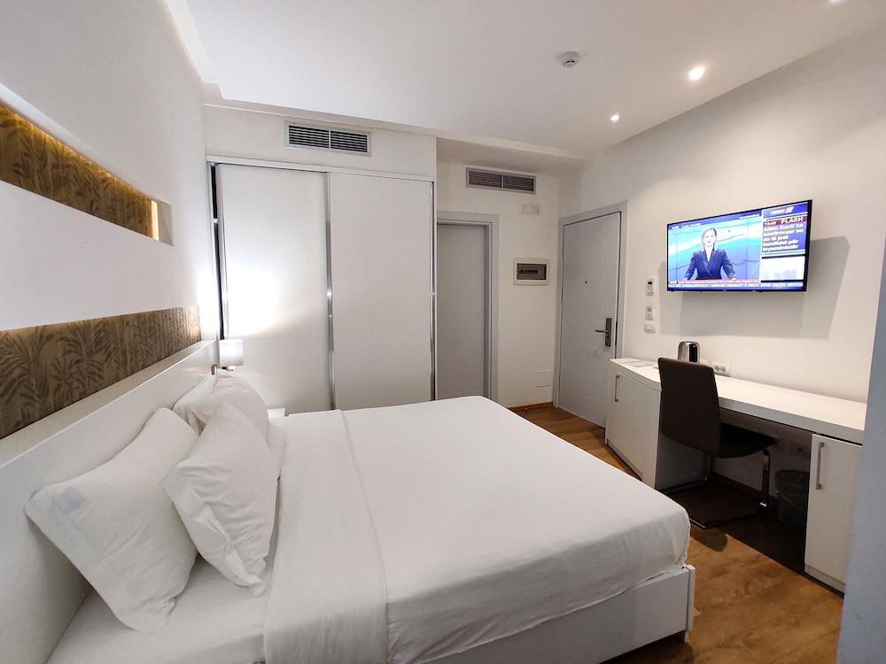 Prestige Resort Durres Qerret Bagian luar foto